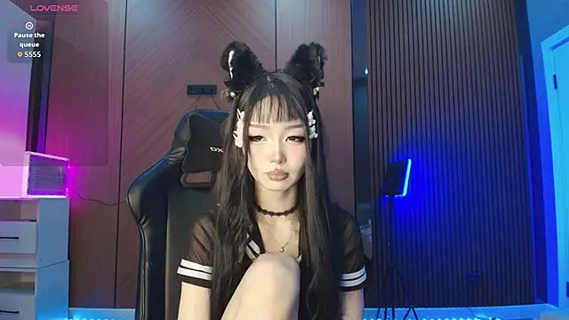 dionlee9 online show from March 1, 2026, 4:31 pm