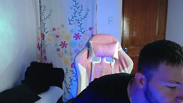 Ariana Esteban07 online show from March 3, 2026, 10:32 am