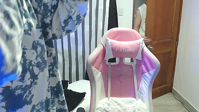 Ariana Esteban07 online show from March 12, 2026, 11:16 am