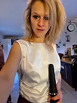 Couple-Kiwii-Orchidee-Boy online show from February 8, 2026, 2:31 pm