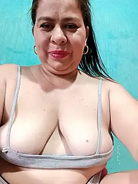 Snapshot of Diana_006 chatting on June 19, 2026, 7:17 pm Diana 006 online show from June 19, 2026, 7:17 pm