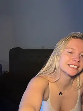 Ellie-rosee online show from February 16, 2026, 7:48 am