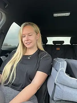 Ellie-rosee online show from March 16, 2026, 7:01 am