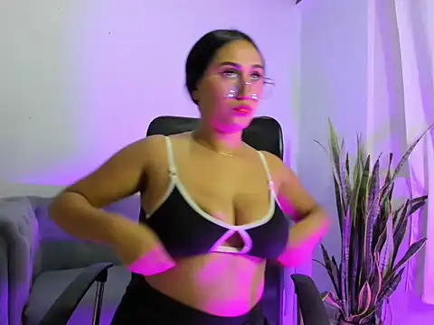 camila wood online show from March 12, 2026, 11:33 pm