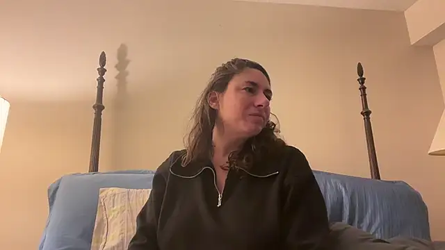 mr mrs glitter online show from May 7, 2026, 5:35 am