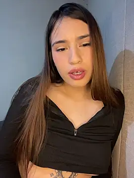 romyamo online show from February 19, 2026, 4:19 am