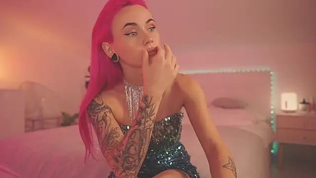 Snapshot of Sarah_Pink chatting on December 2, 2024, 3:14 pm Sarah Pink online show from December 2, 2024, 3:14 pm