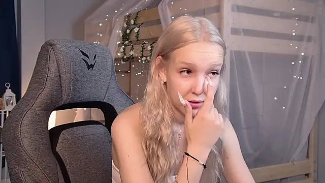 MaoqiBeverly online show from July 6, 2026, 9:39 am