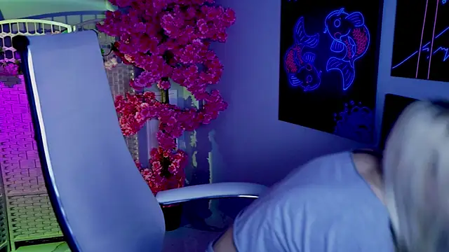 MaoqiBeverly online show from July 30, 2026, 6:12 am
