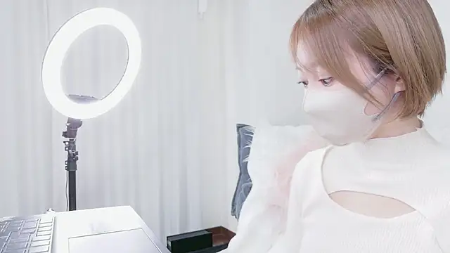 YUKI 377 online show from February 9, 2026, 3:43 am