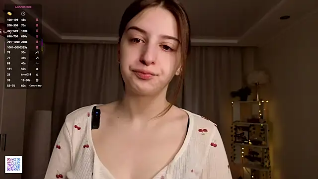 Snapshot of LeanneDinkle chatting on April 8, 2026, 4:23 am LeanneDinkle online show from April 8, 2026, 4:23 am