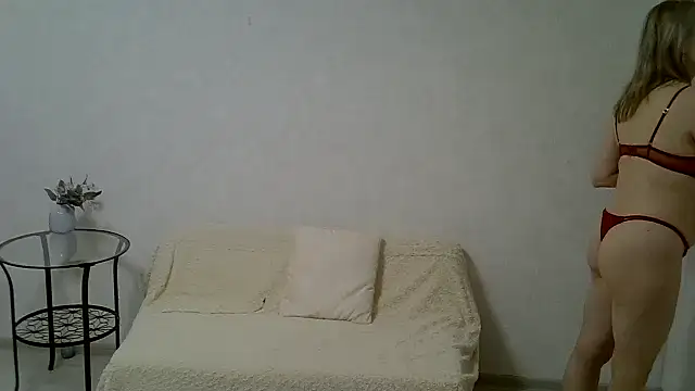 Opaldream online show from April 15, 2026, 8:53 pm