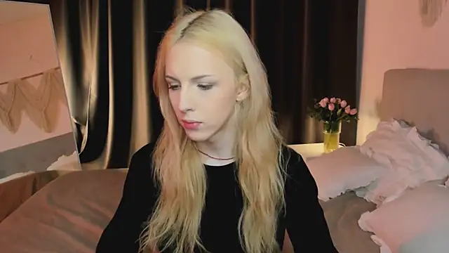 Tiffany  King online show from June 4, 2026, 6:19 am