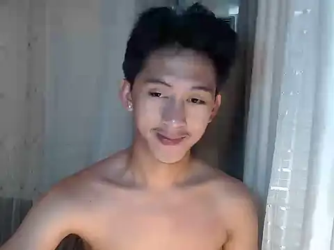 Snapshot of _andrie69_ chatting on March 8, 2026, 5:00 am andrie69 online show from March 8, 2026, 5:00 am