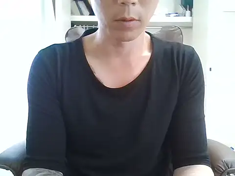 Snapshot of K0U-123 chatting on June 16, 2026, 7:33 am K0U-123 online show from June 16, 2026, 7:33 am