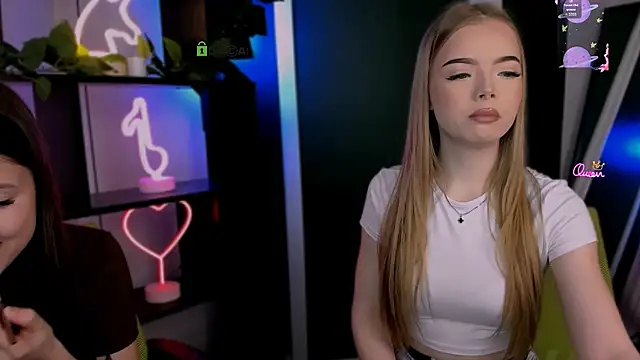 Snapshot of arianaa_cat chatting on March 21, 2026, 8:19 am arianaa cat online show from March 21, 2026, 8:19 am