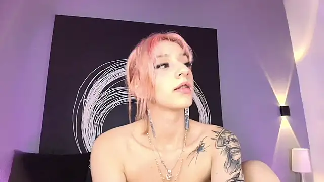 AlannaViera online show from April 28, 2026, 3:00 am