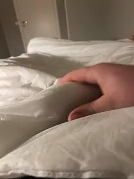 siisidjfjfjdj online show from February 28, 2026, 5:41 am