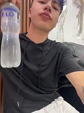 AlexanderCollman2 online show from February 18, 2026, 9:33 pm