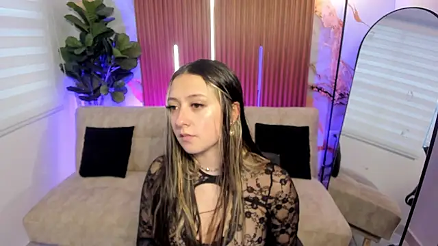 Giselle Laurens  online show from May 2, 2026, 6:57 pm