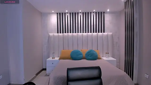 OrianaFontaine online show from March 11, 2026, 8:04 pm