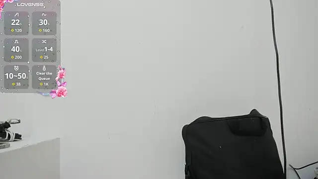 Snapshot of CarolineFyre chatting on June 10, 2026, 12:26 pm CarolineFyre online show from June 10, 2026, 12:26 pm