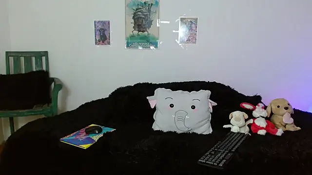 miadavisXXX online show from March 5, 2026, 7:43 pm