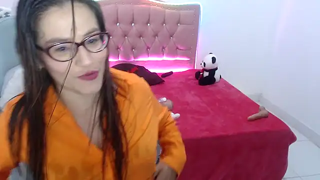 Snapshot of snowhot-69 chatting on March 28, 2026, 12:43 am snowhot-69 online show from March 28, 2026, 12:43 am