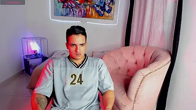 jhon nicolas online show from February 3, 2026, 8:25 pm