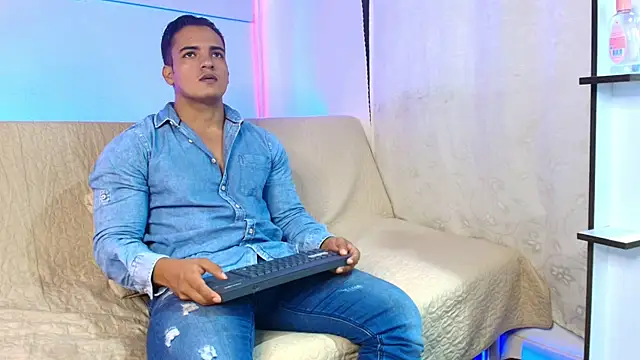 Snapshot of jhon_nicolas chatting on June 7, 2026, 8:45 pm jhon nicolas online show from June 7, 2026, 8:45 pm