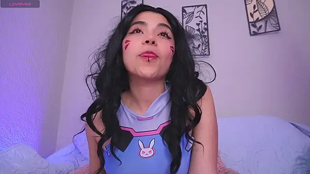 loveegirll1 online show from April 24, 2026, 7:22 am