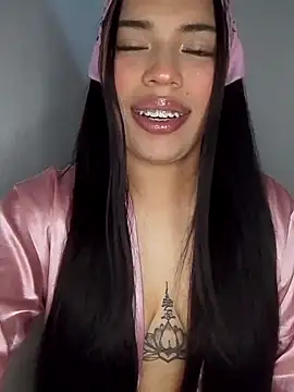 Scarlet Luxe online show from February 8, 2026, 12:25 am