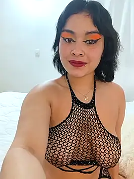 zoe love18 online show from April 29, 2026, 5:33 am