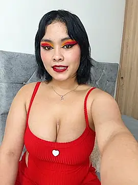 zoe love18 online show from May 8, 2026, 4:29 am