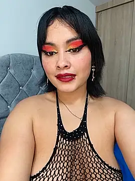 zoe love18 online show from May 12, 2026, 5:04 am
