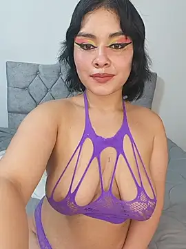 zoe love18 online show from May 19, 2026, 4:41 am
