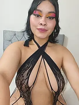 zoe love18 online show from June 11, 2026, 4:54 am