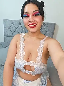 zoe love18 online show from June 13, 2026, 4:54 am