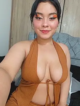 zoe love18 online show from June 18, 2026, 5:08 am