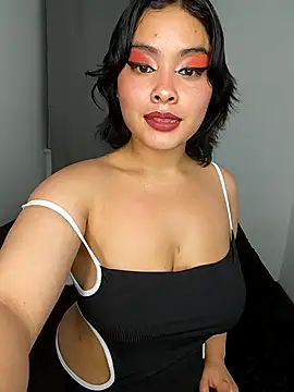 zoe love18 online show from July 20, 2026, 3:32 am
