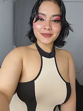 zoe love18 online show from July 22, 2026, 4:37 am