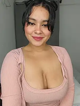zoe love18 online show from July 30, 2026, 4:11 am