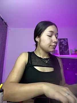 DULCE MARIA EF online show from March 5, 2026, 1:07 pm