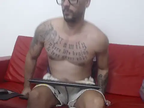 RyanxCole online show from April 23, 2026, 1:57 pm