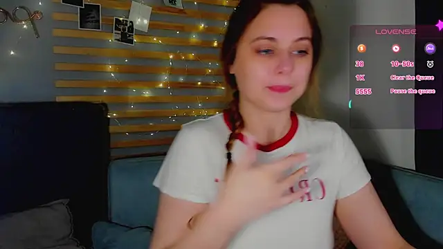 Alice Wanderr online show from March 16, 2026, 1:55 am