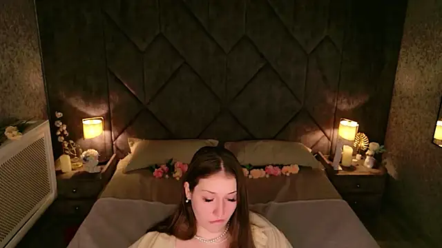 Snapshot of Anora_Mills chatting on May 14, 2026, 5:47 am Anora Mills online show from May 14, 2026, 5:47 am
