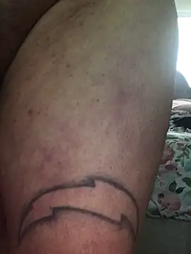 Hulk5150ace online show from April 29, 2026, 5:41 pm