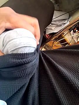 hot---boy1 online show from February 18, 2026, 5:47 am