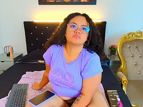 YumiViolet online show from March 19, 2026, 3:43 am