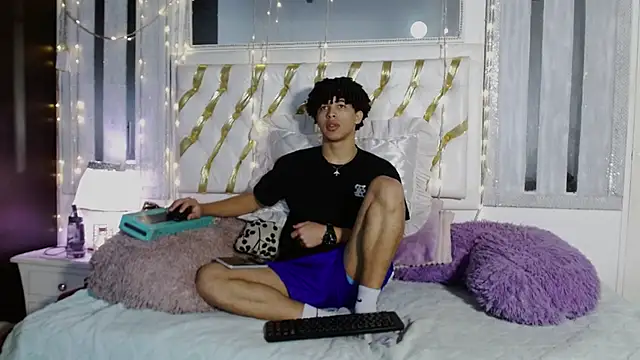 ian smith  online show from February 5, 2026, 12:43 pm